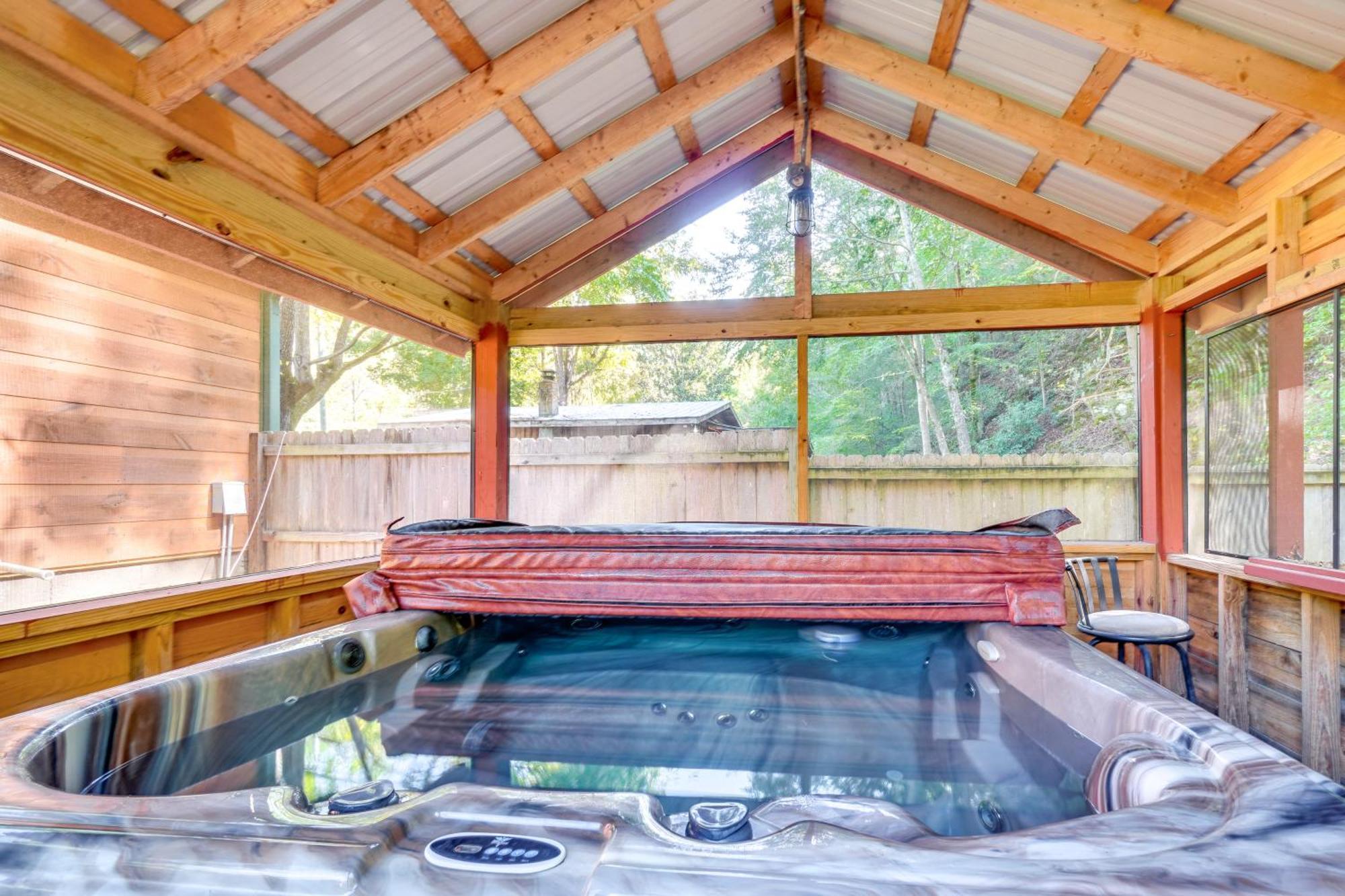 Just Fur Relaxin Sevierville Cabin With Hot Tub! Zewnętrze zdjęcie