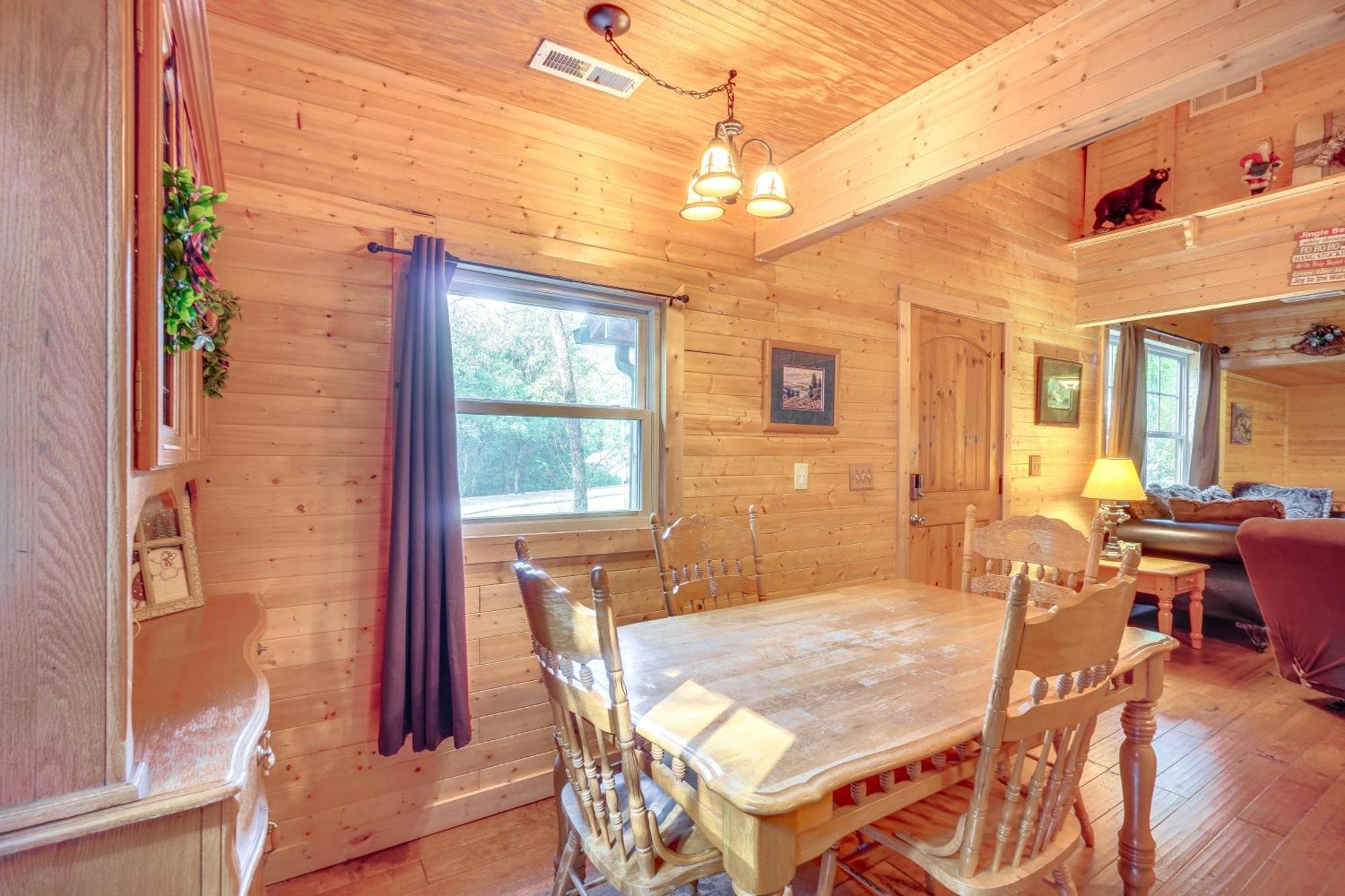 Just Fur Relaxin Sevierville Cabin With Hot Tub! Zewnętrze zdjęcie