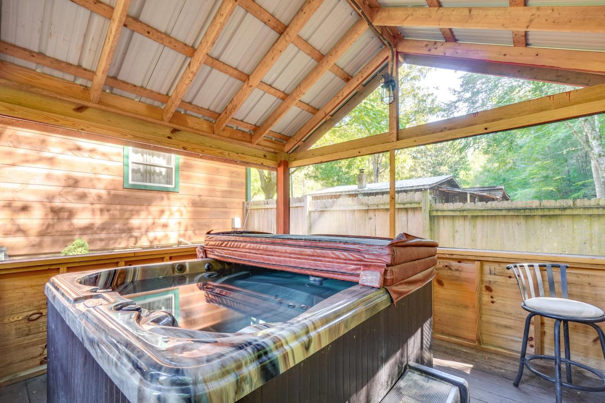 Just Fur Relaxin Sevierville Cabin With Hot Tub! Zewnętrze zdjęcie