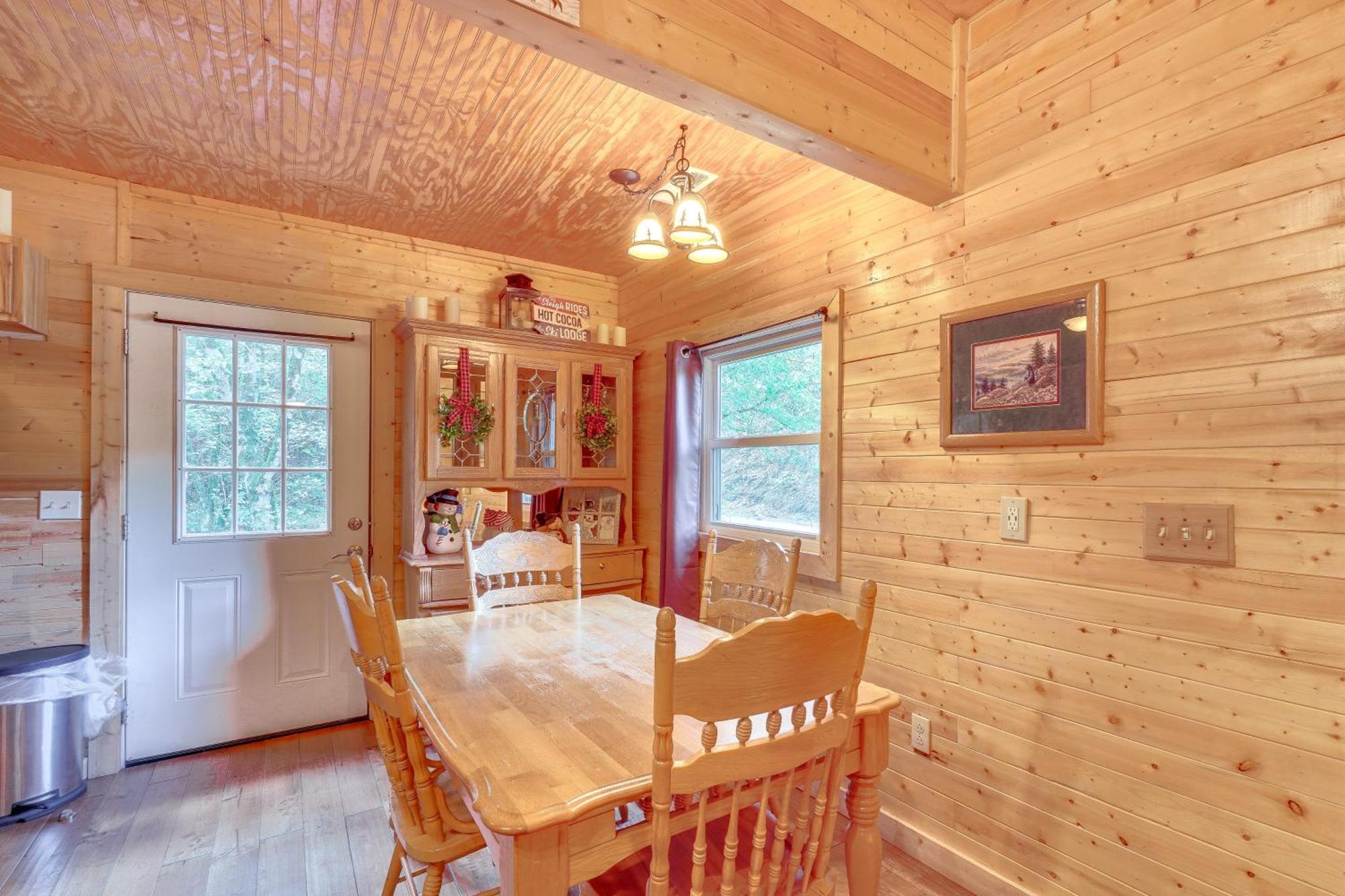 Just Fur Relaxin Sevierville Cabin With Hot Tub! Zewnętrze zdjęcie