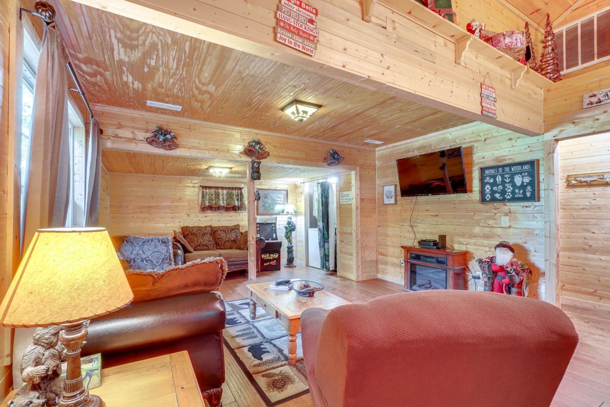 Just Fur Relaxin Sevierville Cabin With Hot Tub! Zewnętrze zdjęcie